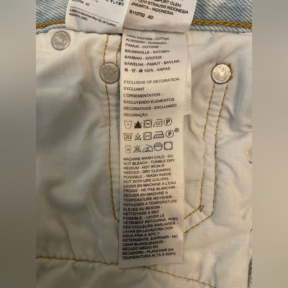 Levi’s 501 distressed shorts - Picture 9 of 9